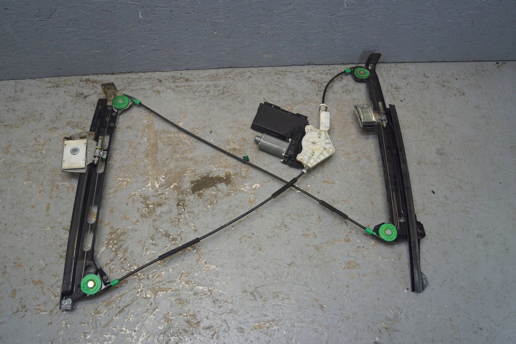 фото №8, Audi a4 b7 cabrio подъемник стекло левый 8h0837461a mh84