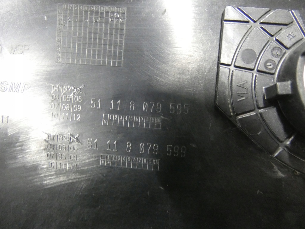 Накладка решётки бампера bmw 3 g20 g21 левая 481. Киев