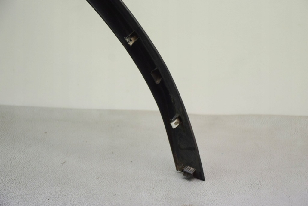 фото №13, Молдинг заднього правого крила land rover discovery v l462 hy32290e22ac