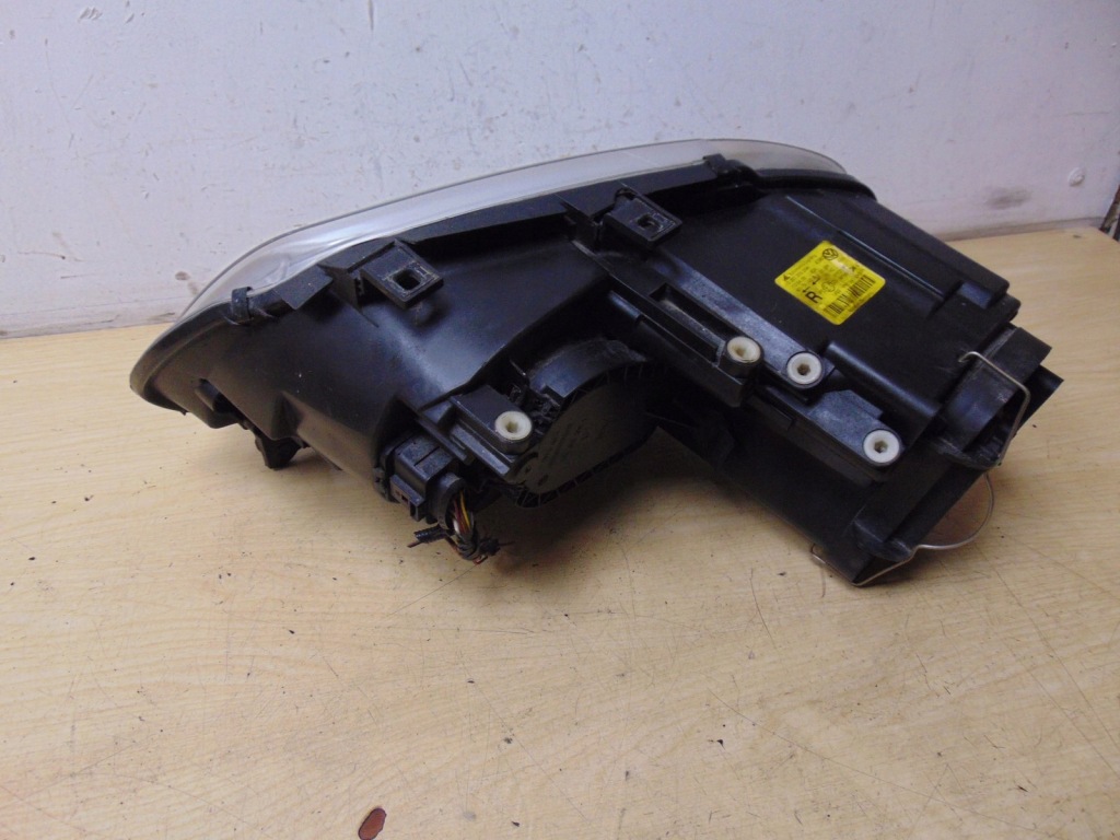 фото №8, Лампа правая перед vw touran 1t0941006r europa