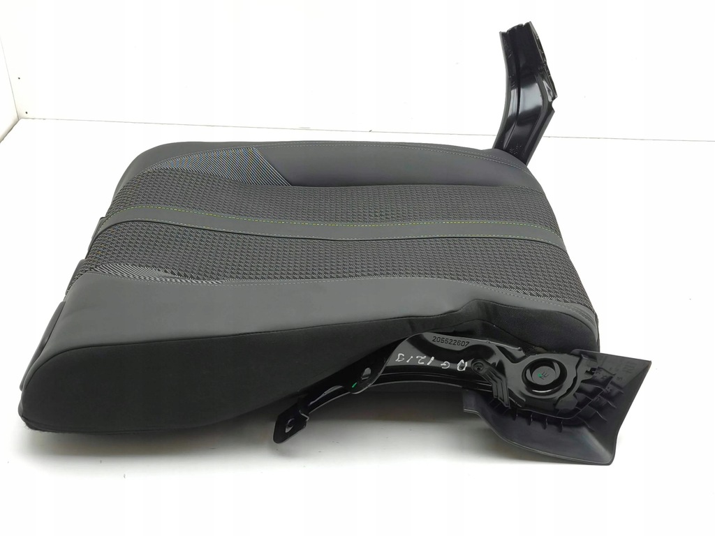 фото №8, Peugeot 2008 ii 2021 задние сиденье