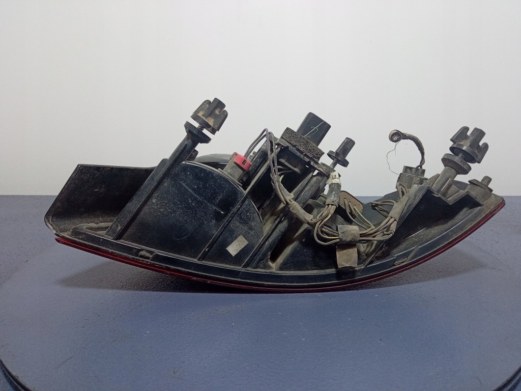 фото №3, Dodge stratus ii лампа задняя левая 04805351aa