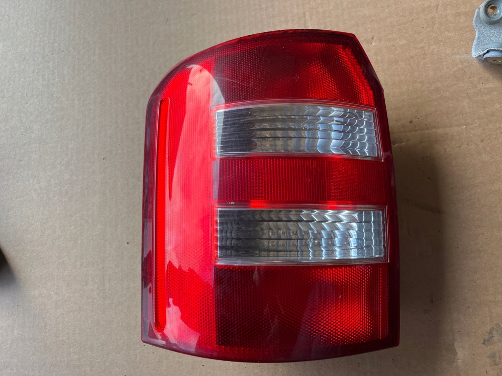 фото №1, Лампа задня ліва audi a2 1999-2005 ładna лівий задня