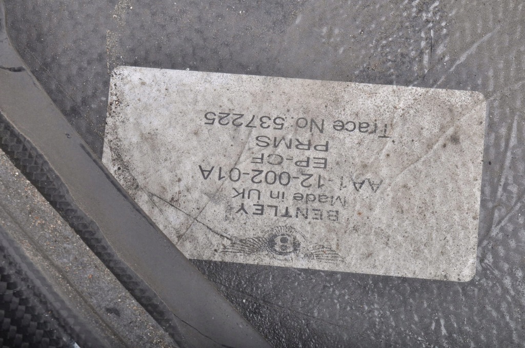 фото №16, Bentley bentayga накладка бампера передний карбон 18r aa1-12-002-01a