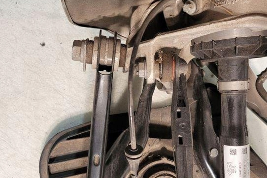 фото №9, Поворотный кулак задняя левая bmw 3 g20, g28 6882552 3.0l бензиновый 285kw 2020