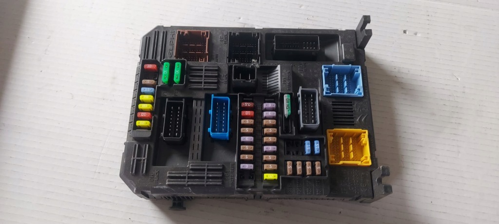 Купити Citroen c4 picasso ii hdi модуль коробка bsi 9819851480