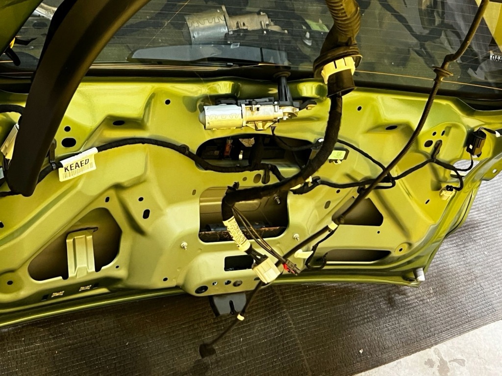 Купити Кришка багажника задній багажника камера ford kuga mk3 рестайлінг  st-line bursting green