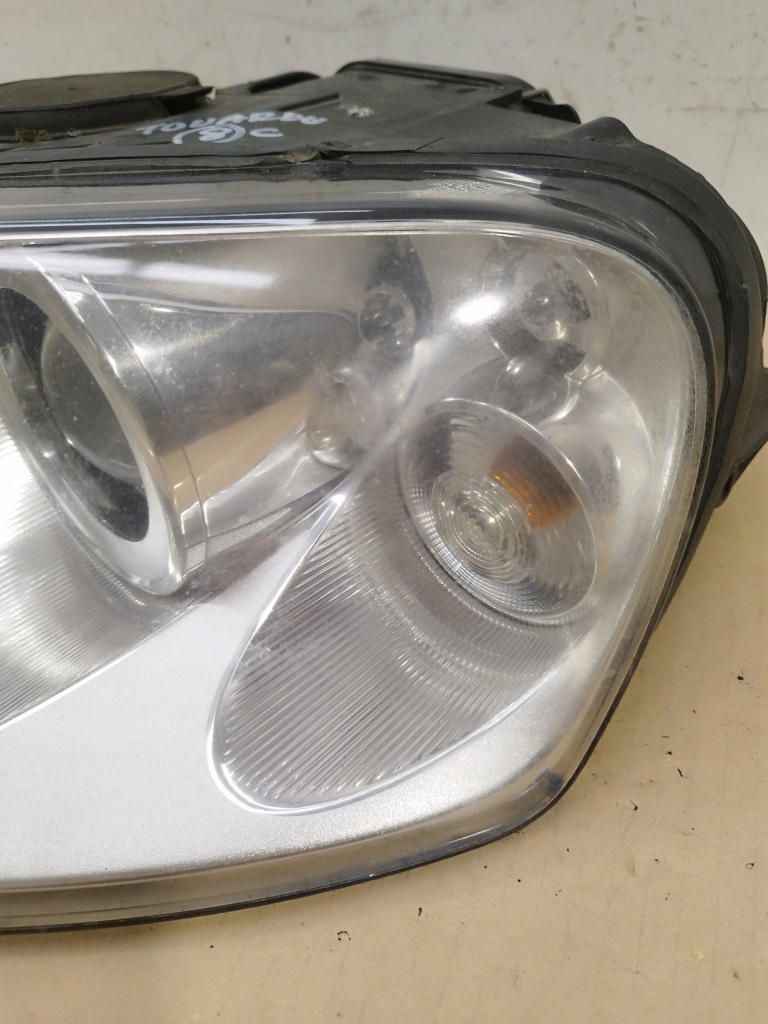 Лампа левая перед передняя vw touareg i 2002-2006 r-line с Разборки