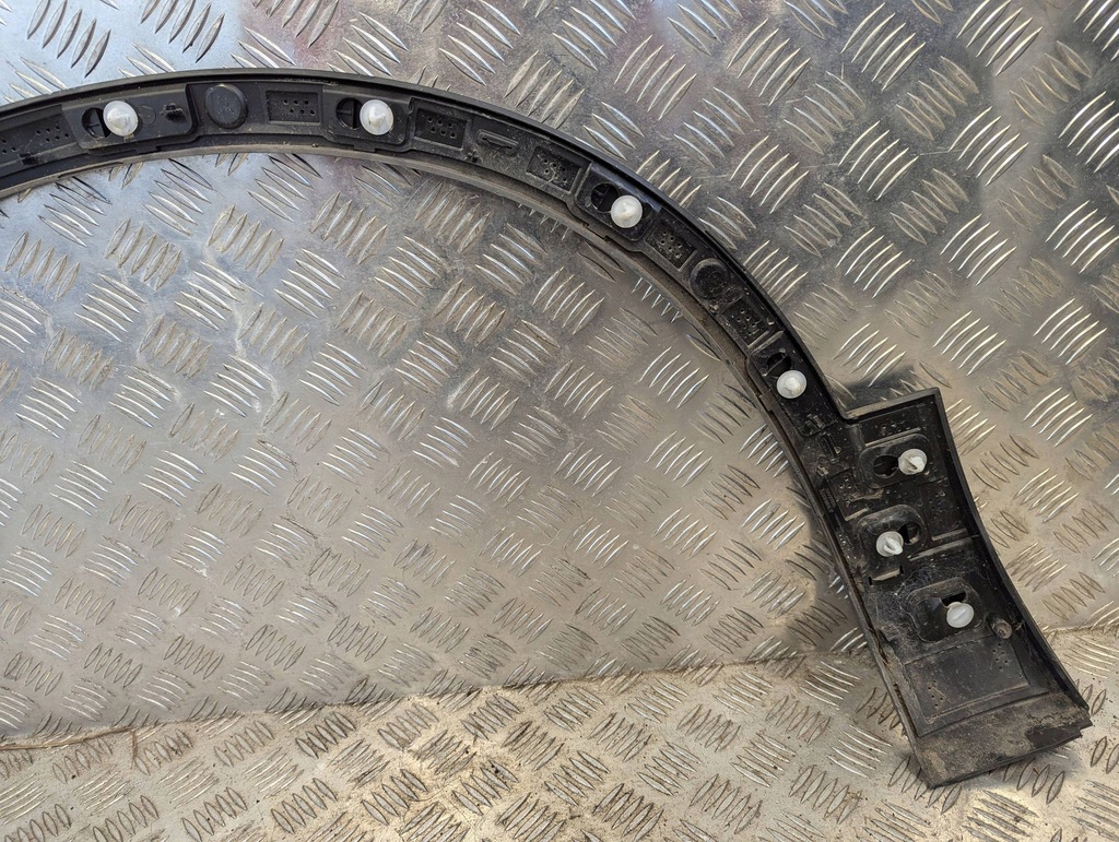 фото №8, Volvo xc40 2017-2025 молдинг крыла перед правая