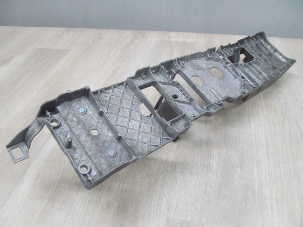 Купить Volvo c30 06-13 основание кронштейн туннель ручного 8648590