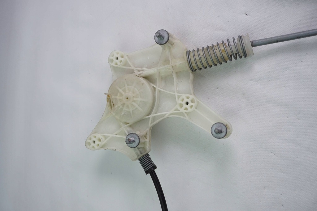 фото №13, Механізм підйомник скло лівий перед porsche taycan 9j1837401d