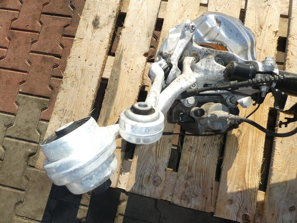 фото №7, Амортизатор поворотный кулак правая bmw 1 f20