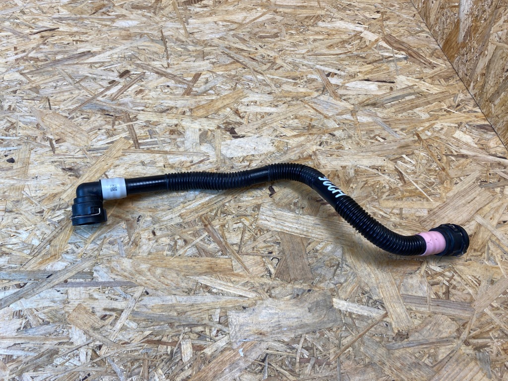 Пабтрубок  труба шланг воды tesla model 3 y 1501325-00-b Оригинал