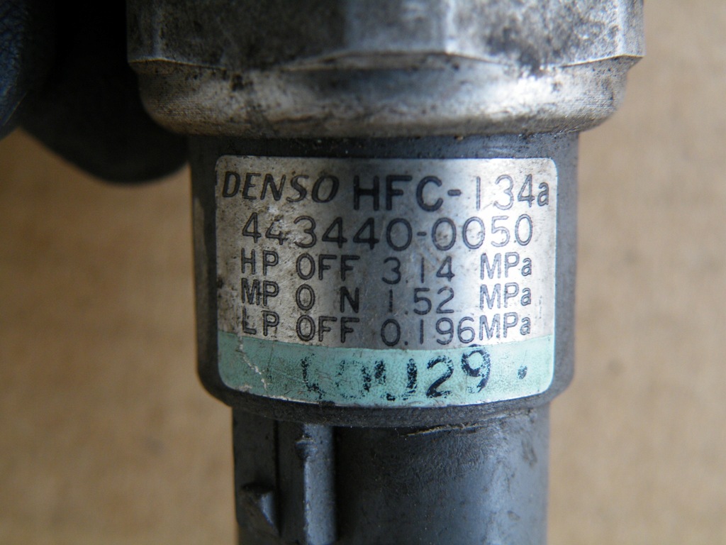 фото №8, Lexus is200 is300 датчик давления кондиционера 4434400050