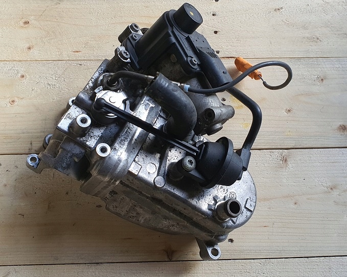 фото №1, Audi a4 b8 a5 q5 радиатор выхлопных газов egr 3.0 tdi