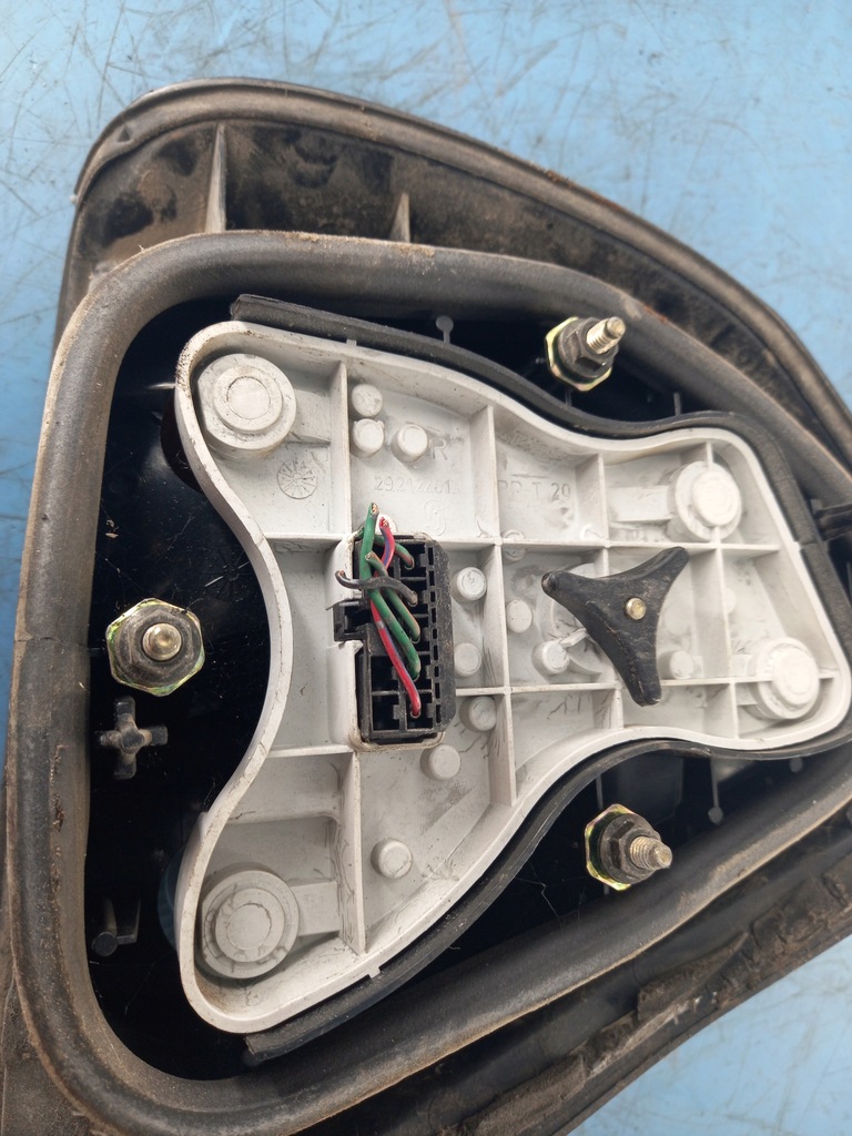 фото №6, Лампа правая задняя mitsubishi carisma 97r hb