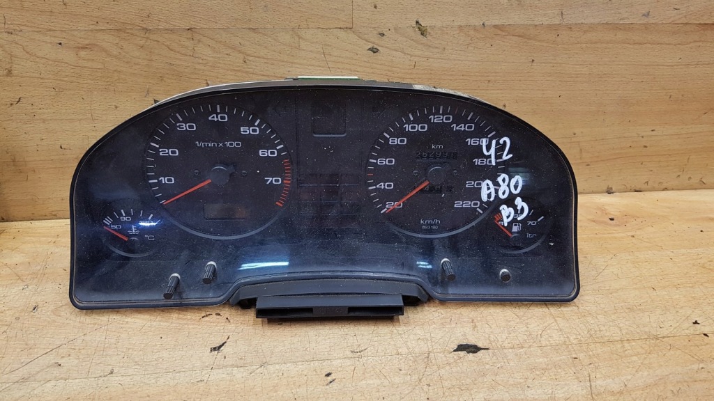 Купити Панель приборів audi 80 b3 1.8 8v