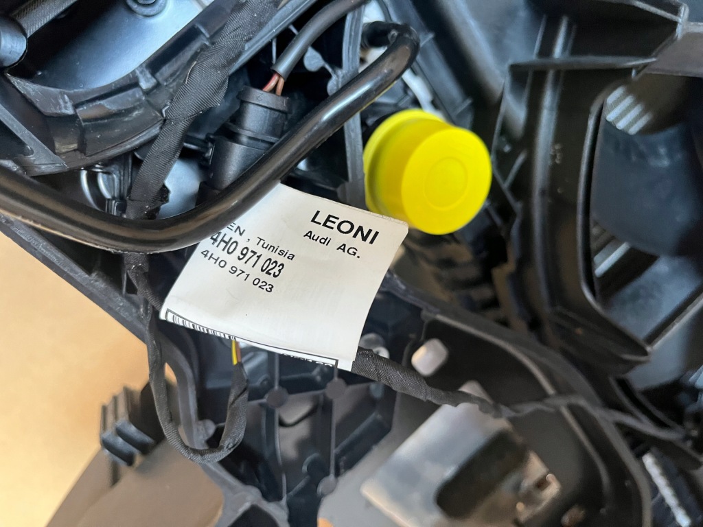 Audi a8 d4 3.0 tdi рестайлинг  балка ремень перед радиатор вентилятор комплект 2016r Киев