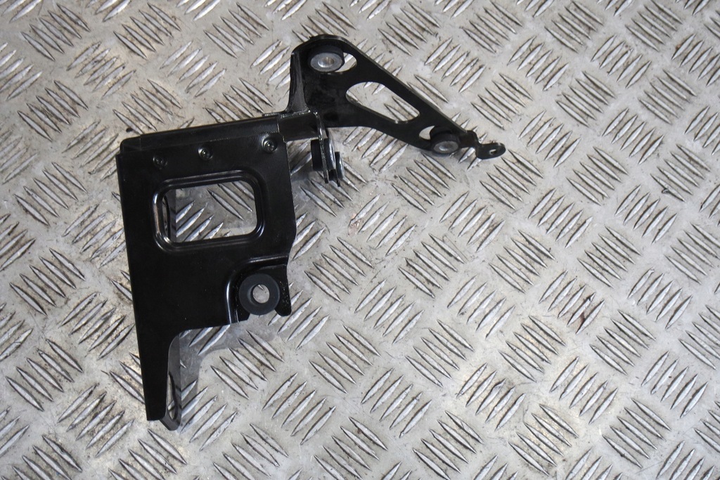 фото №1, Кронштейн насоса abs ferrari 488 305935