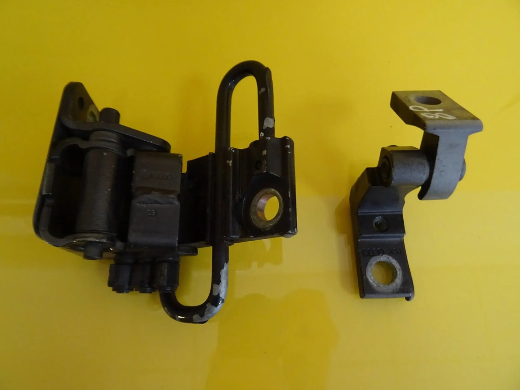 фото №1, Петля петлі двері правий перед audi a3 8p 8e0831412b nr7