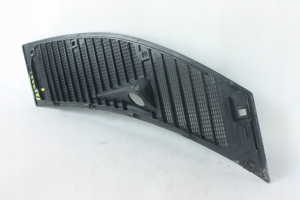 фото №8, Жабо пластиковый левая решётка mercedes w123 оригинал