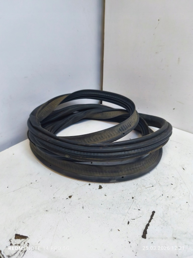 Купити Прокладка кузовна кришки задній багажника hb 5d