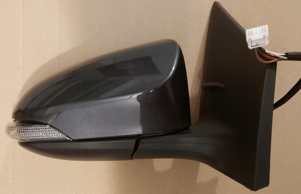 фото №1, Toyota corolla e18 corola зеркало правое 7 pin 1g3