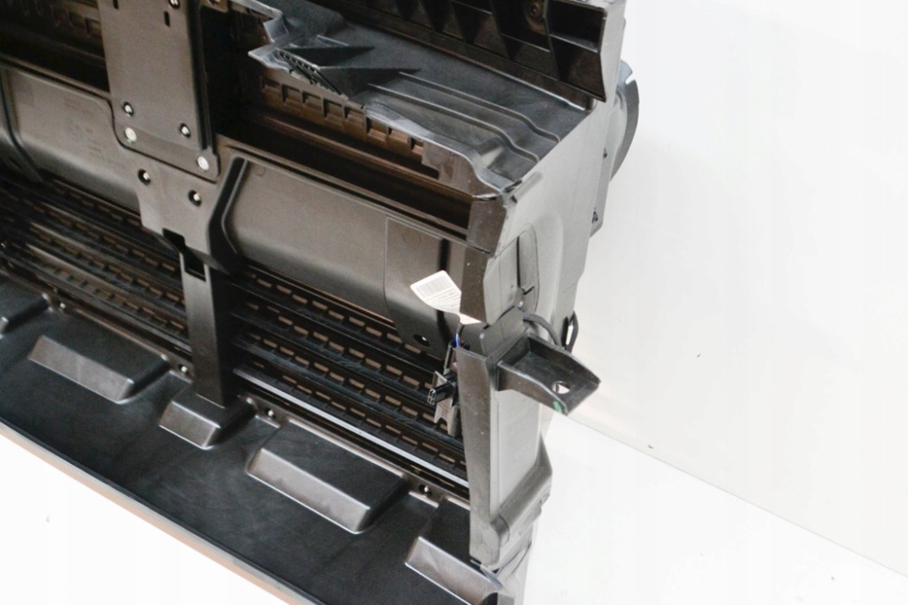 Bmw 2 f45 радиатор воздуха с крышка управляющий 51747338207 7338207 с Разборки