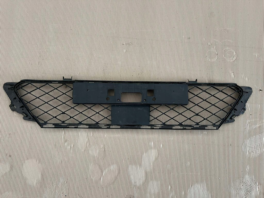 Купить Решётка средняя бампера clio v rs перед передняя