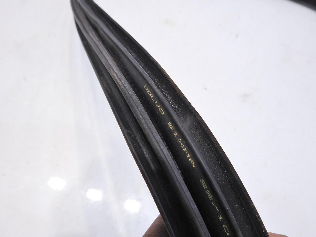 фото №5, Прокладка дверь левый задняя volvo v70 iii