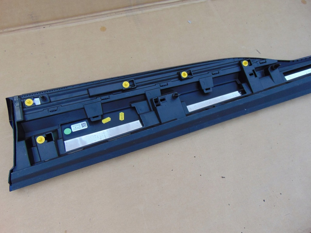 фото №12, Молдинг боковая дверь левый перед audi e-tron