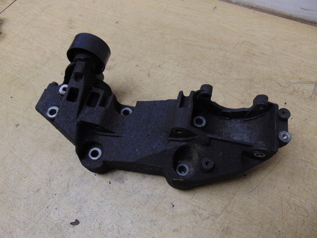 фото №6, Кронштейн основание натяжитель opel vivaro trafic 2.0 dci cdti 8200527320c