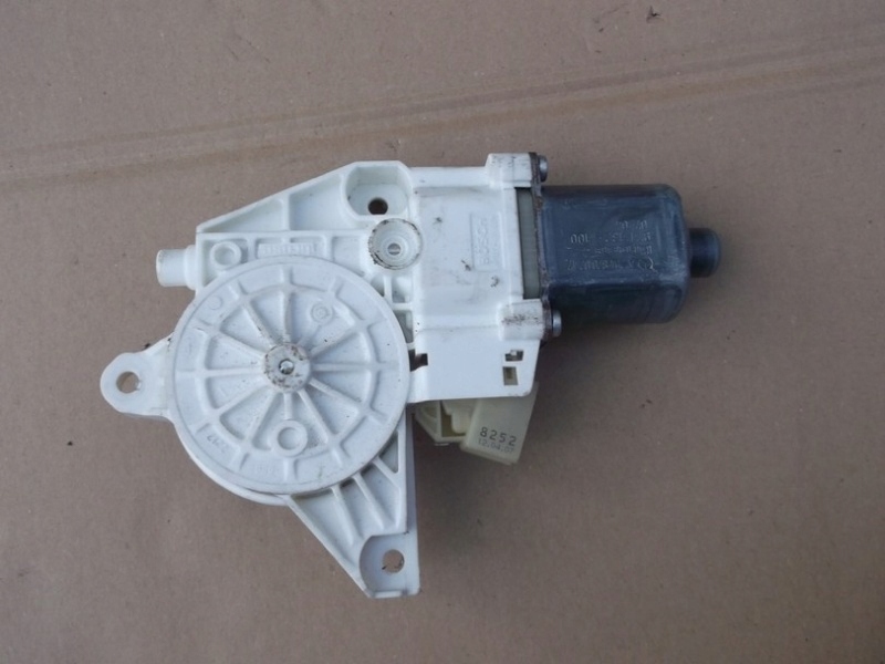 фото №5, Моторчик скло правий перед w204 a2048200242