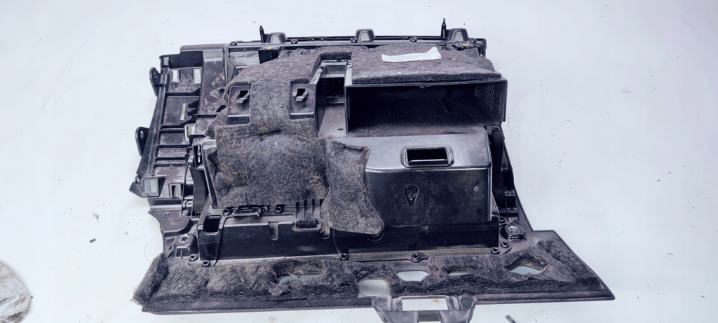 фото №11, Бардачок пасажира audi a8 d4