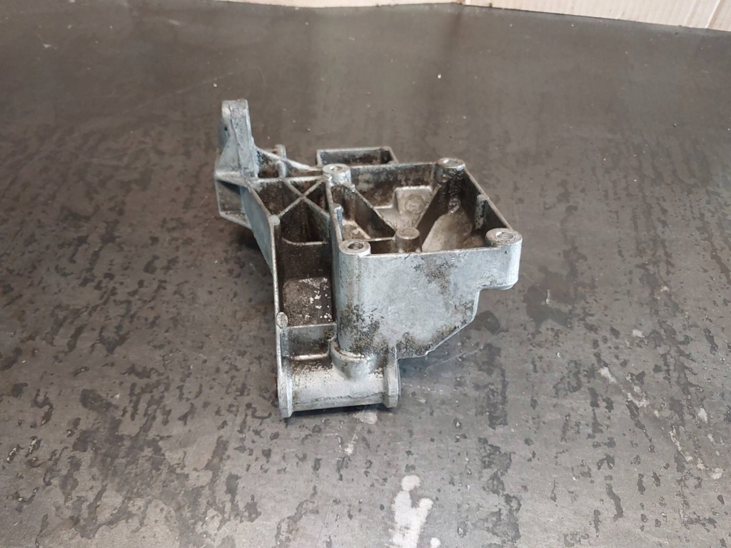 Кронштейн / кронштейн генератора bmw 3 e36 318i m40b18 184e1 17218659 Київ