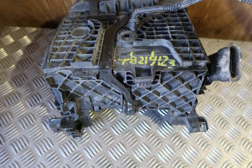 Купить Основание корпус аккумулятор megane 3 244460002r