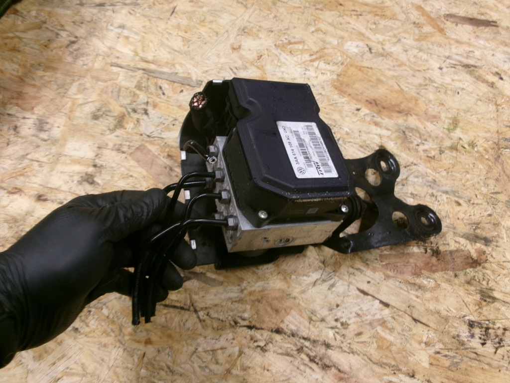 фото №1, Vw passat b7 насос abs 2.0 tdi 3aa614109ac