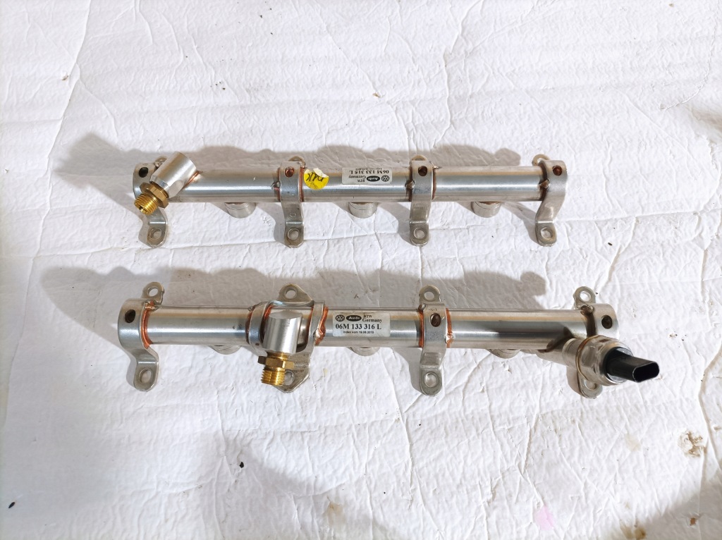 фото №1, Audi s4 b9 молдинг паливна 06m133316l