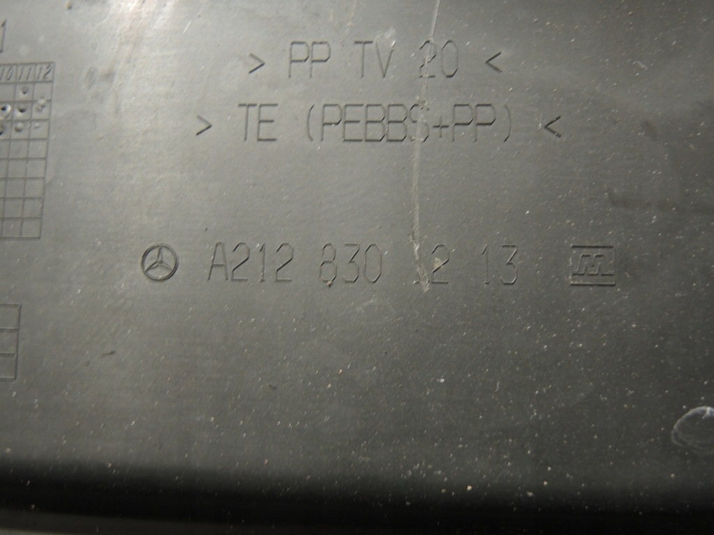 фото №7, Mercedes e w212 оригинальные жабо a2128301213