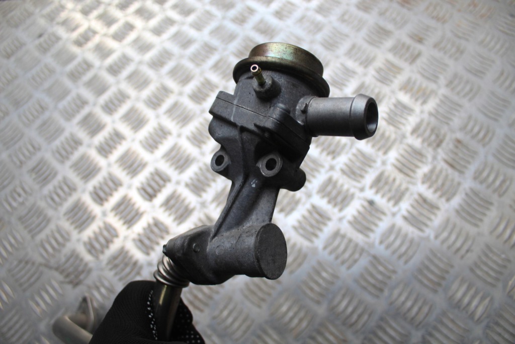 Клапан egr трубка mercedes w203 1.8 k a0021406260 Доставка