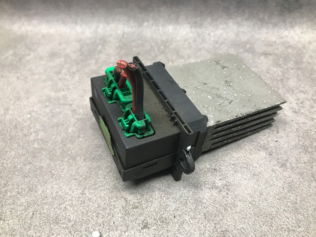 фото №1, Renault резистор вентилятор f657165w/m