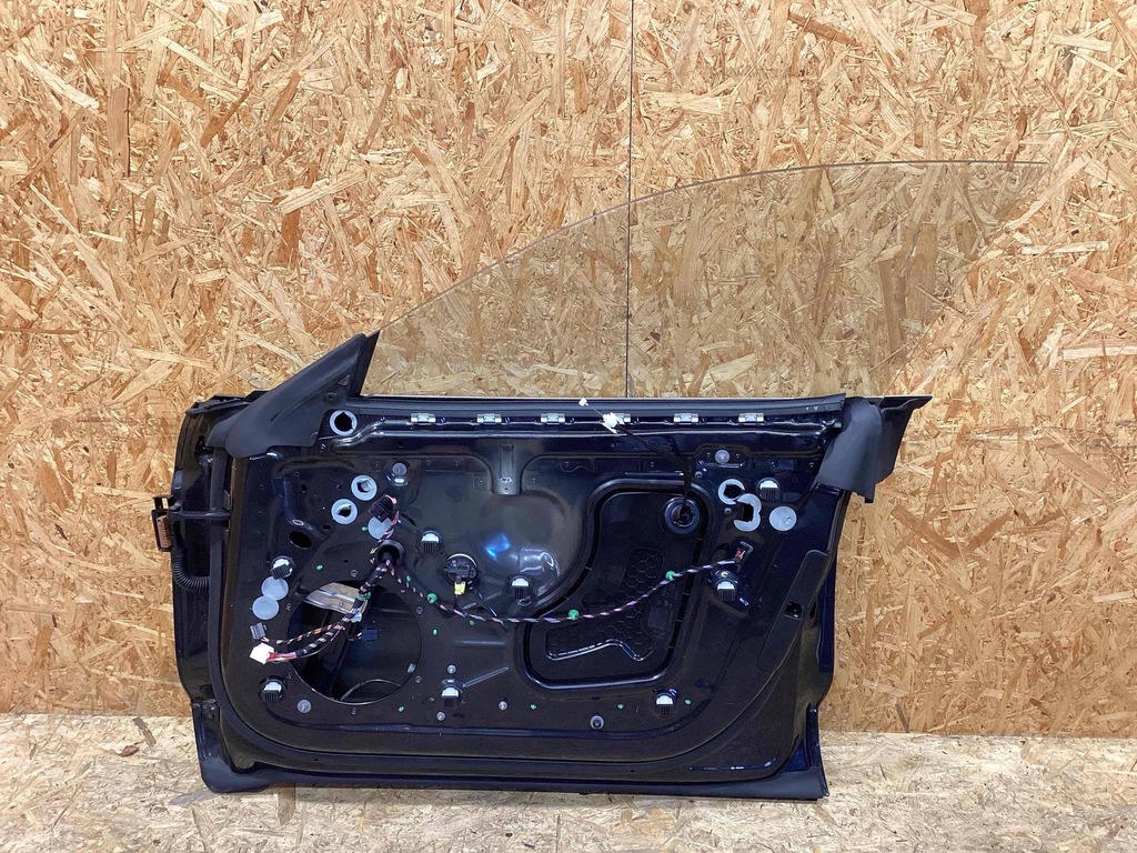 фото №8, Дверь перед сторона правая porsche taycan 9j1 9j1831052aygrv