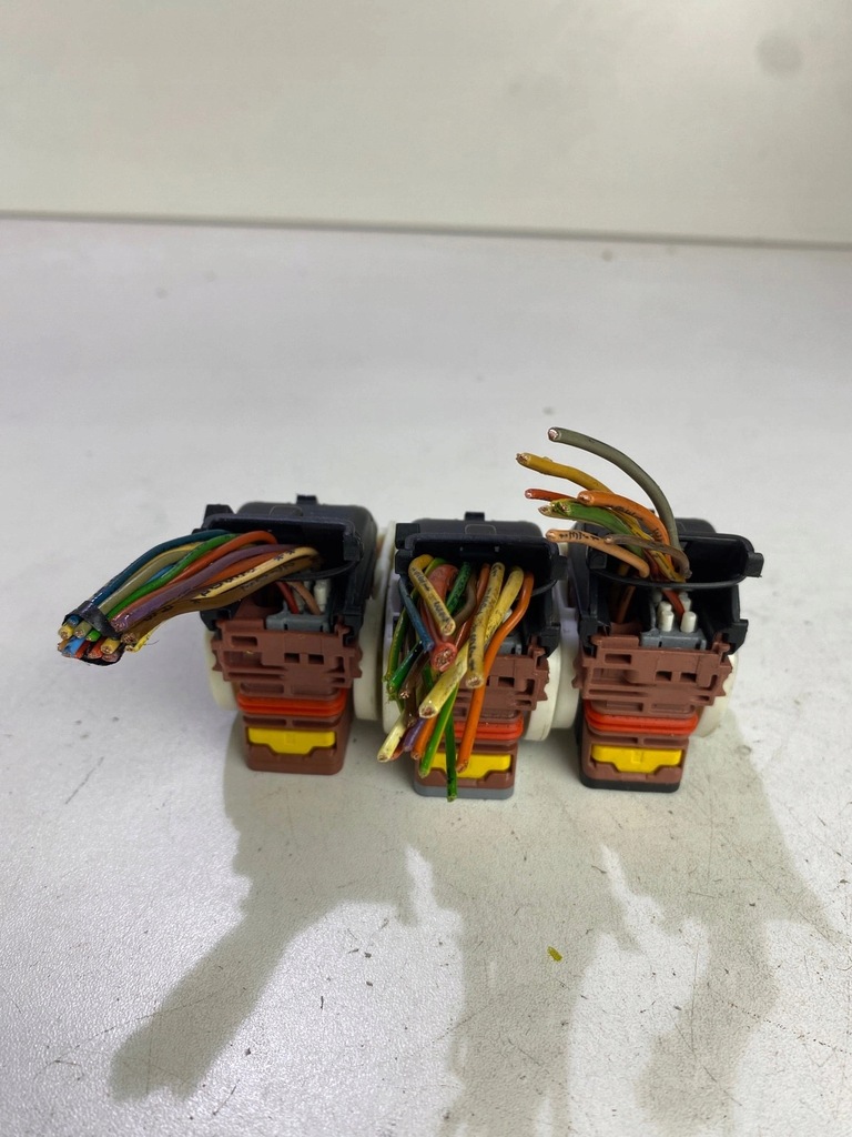 фото №5, Разъёмы штекер колодка коробка предохранителей bsm r07 peugeot 1007 207