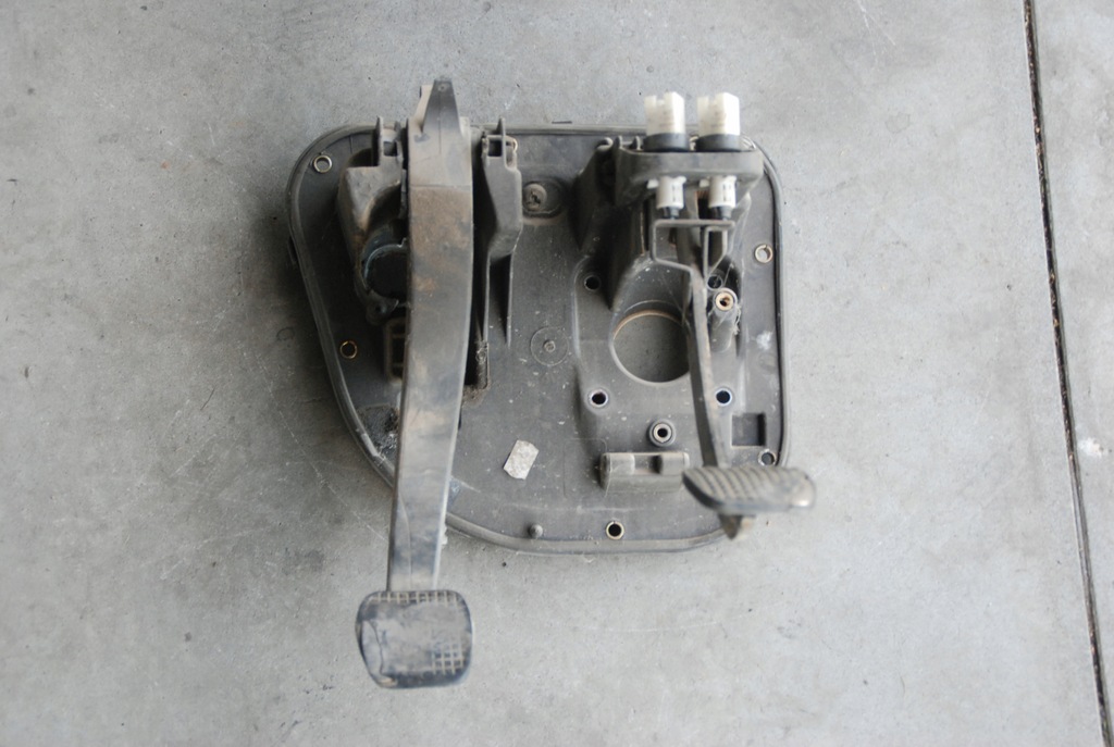 фото №1, Pedalnica kpl iveco daily 00-09r