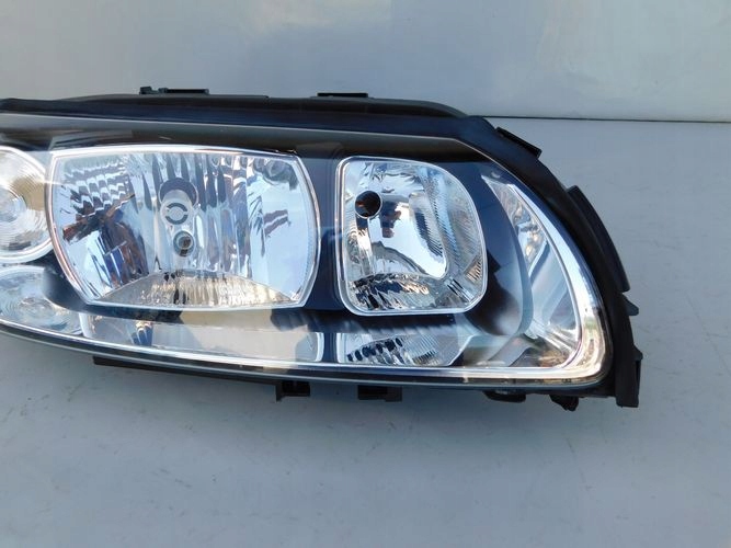 фото №3, Volvo v70 xc70 lift фара правый