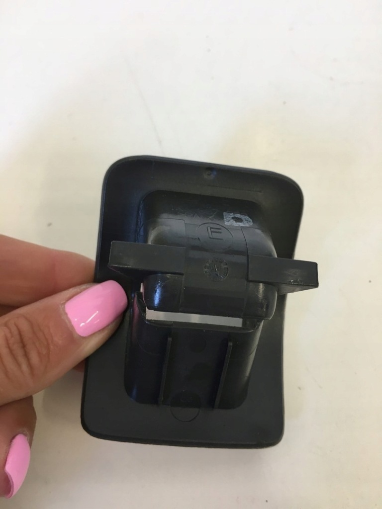 Купить Заглушка крепления детское кресло 1k0887233 vw golf 5