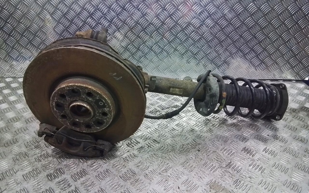 фото №1, Skoda superb ii 1.8 tsi mcperson правий поворотний кулак