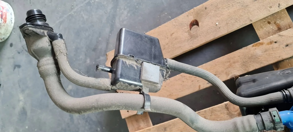 фото №6, A4 b9 8w zbiotnik жидкость adblue 2.0 tdi 8w0131878aj a5 8w