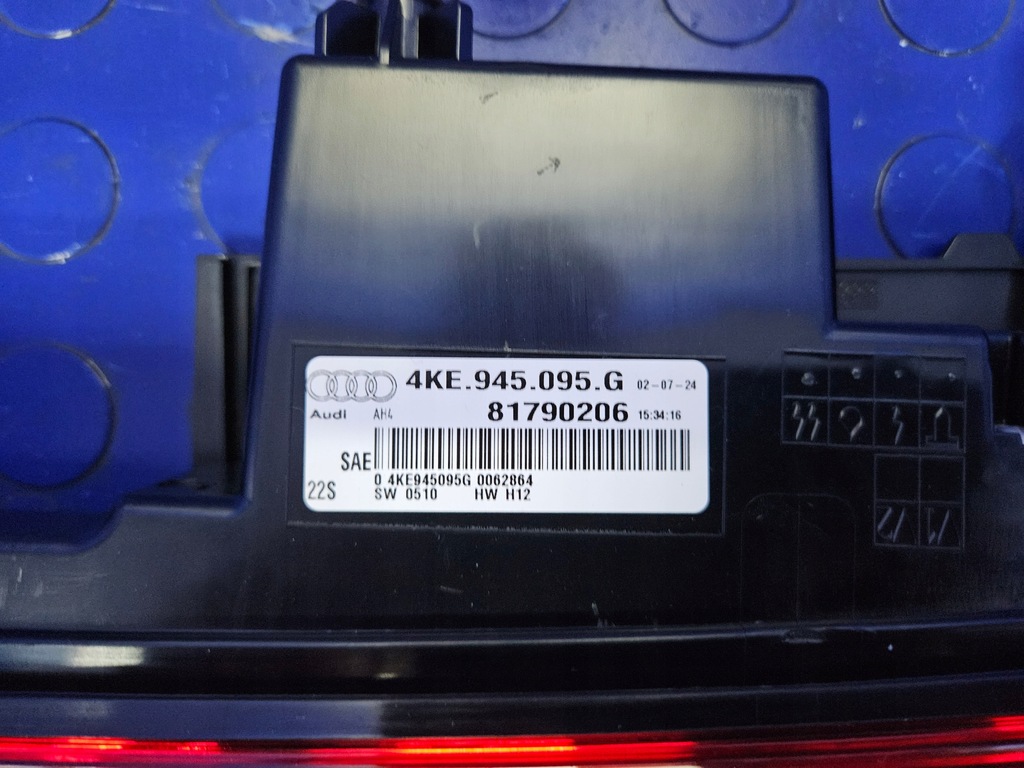 фото №9, Audi q8 e-tron sportback накладка лампа задняя led задняя europa 4ke945095g