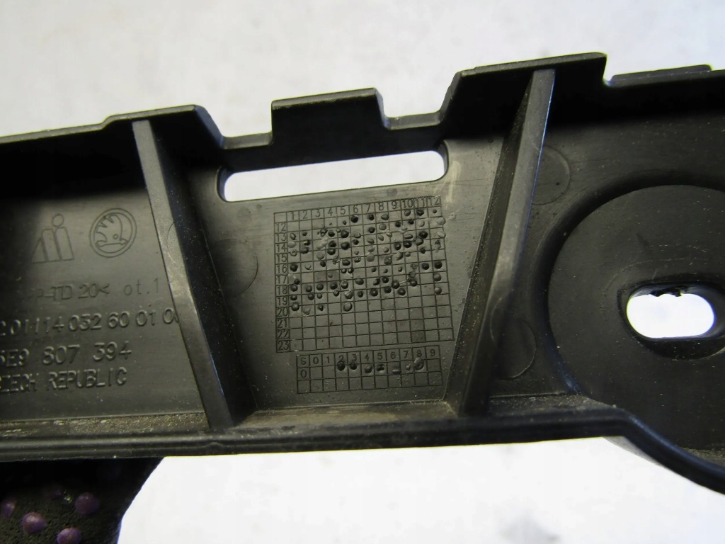 фото №8, Skoda octavia iii kombi напрямна бампера правий задня 5e9807394